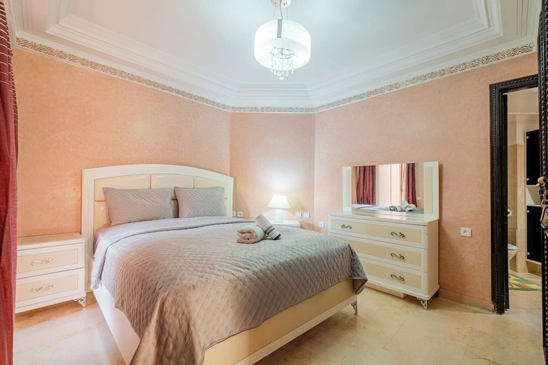 Room 4, Luxe Appt 2 CH Piscine & Parking, Marrakech