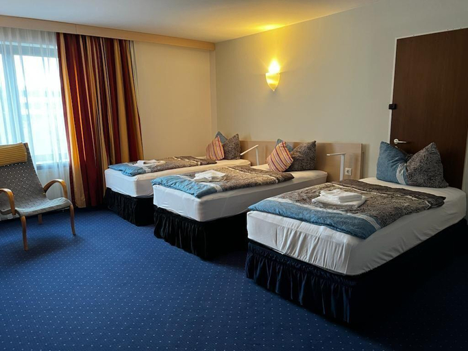 Bedroom 4, Hotel Regina, Rhein-Sieg-Kreis