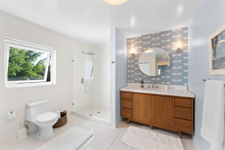 Bathroom 3, Bahama Mama 5 Bedroom Home