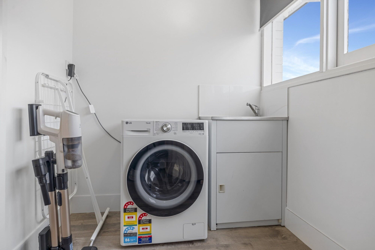 Interior, 3-bed Campbelltown Stay With Private Balcony, Adelaide