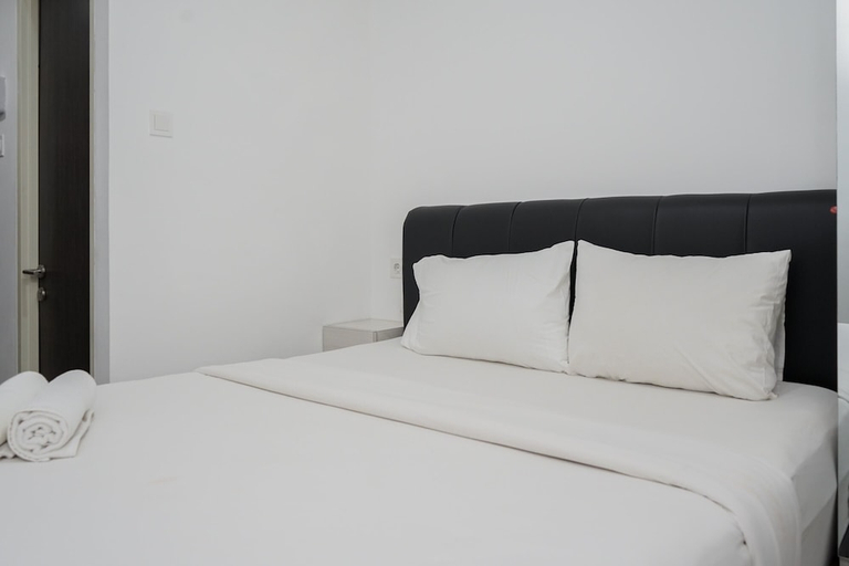 Bedroom 3, Comfort And Simply Studio Room At Serpong Garden Apartment, Tangerang