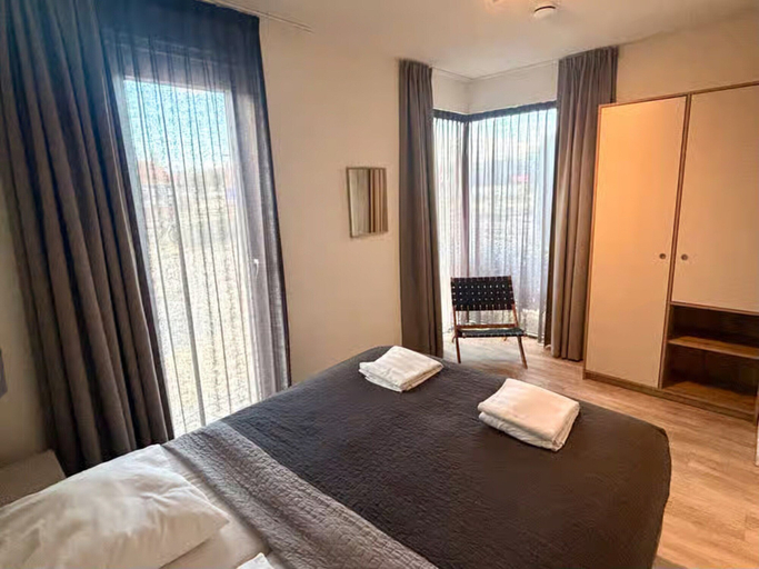Room 2, Cozy 4-person Lodge in Tiny House Style, Veere