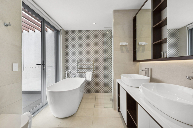 Bathroom 2, Bright & Modern 3-bed Townhouse in Rosebery, Sydney