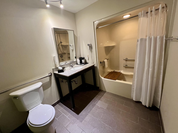 Bathroom 4, SureStay by Best Western Roseburg, Douglas