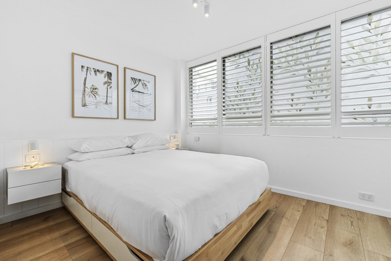 Room 5, Studio4: Bondi Chic Interiors With Rooftop Pool, Sydney