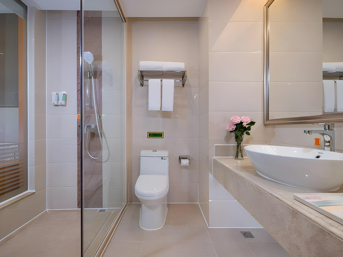 Bathroom, Vienna Hotel Guangdong Jiedong Economic Development Zone, Jieyang