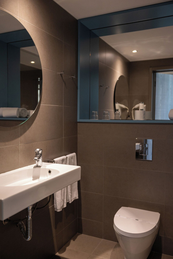 Bathroom 5, Axis Ofir Beach Resort Hotel, Esposende