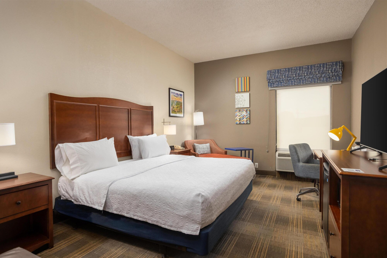 Bedroom 3, Hampton Inn Carrollton, Carroll