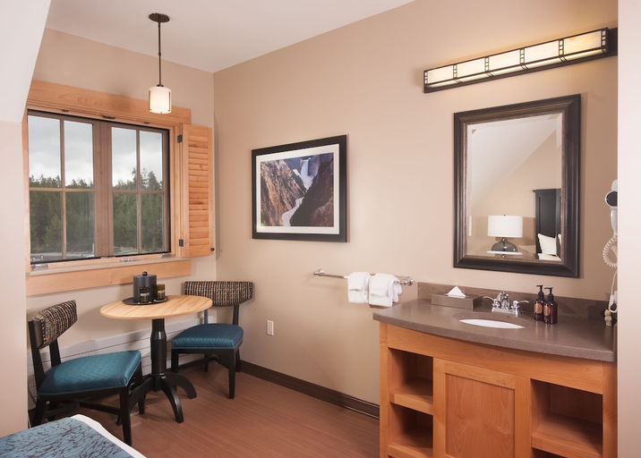Bathroom 3, Canyon Lodge & Cabins, Park