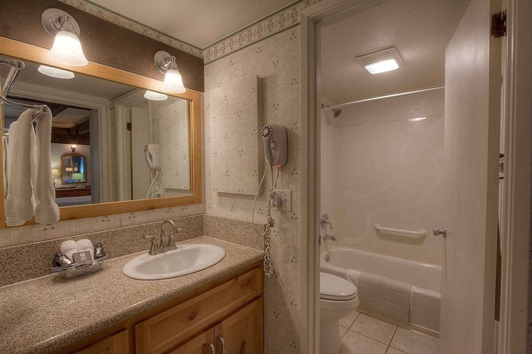 Bathroom 3, Bear Lake Hideaway 3 Bedroom Condo by RedAwning, El Dorado