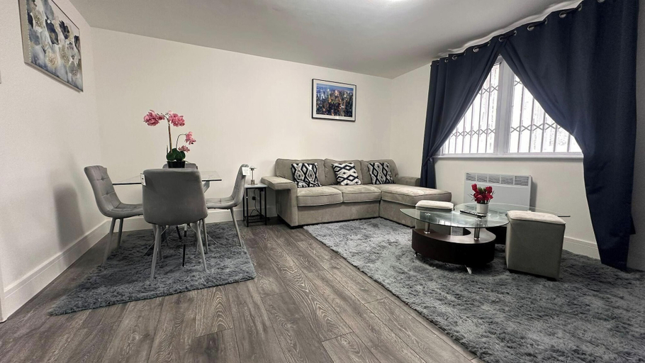 Living area 5, Apartment - Sleeps 6 - City Base - District Line, London
