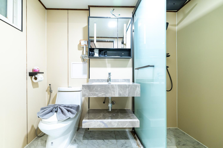 Bathroom 5, Phuket Patong Buri Resort, Phuket Island