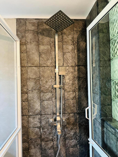 Bathroom 3, Green Corridor - Ahangama, Habaraduwa