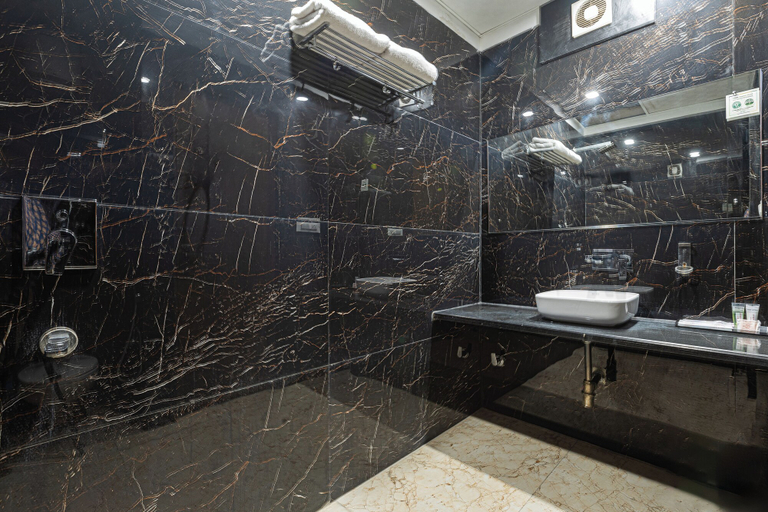 Bathroom 4, Hotel Emblem Suites By Denver, Delhi Airport, Delhi