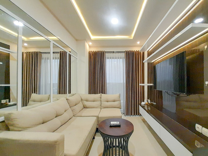 Living Area 2, Spacious And Elegant 1Br At Patraland Amarta Apartment, Sleman