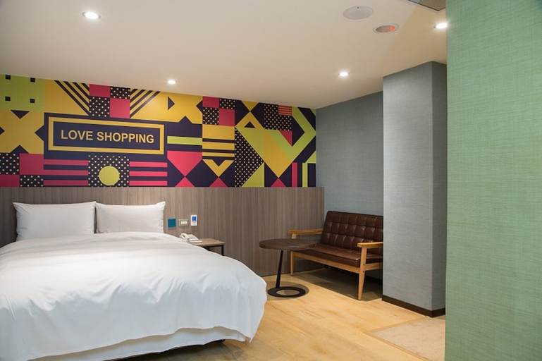 Bedroom 2, Rainbow Hotel, Taipei City