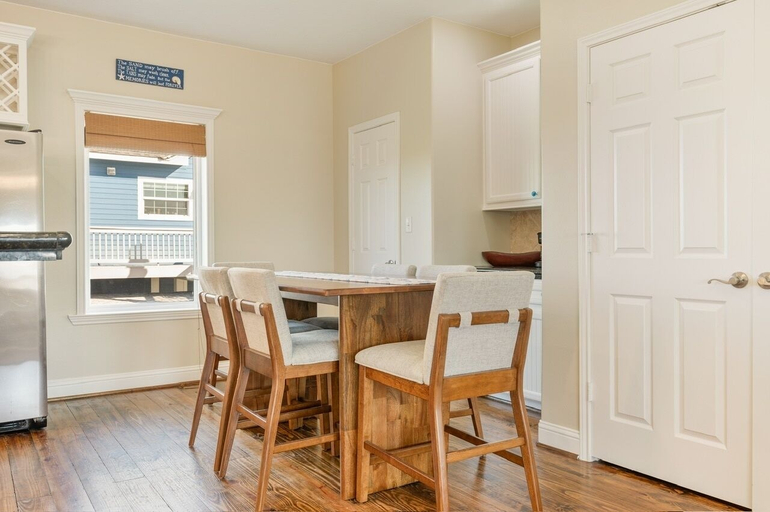 Dining 2, Gulf Winds 3 Bedroom Home, Galveston