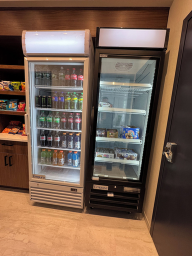 Food & Drinks 5, La Quinta Inn & Suites by Wyndham New Haven, New Haven