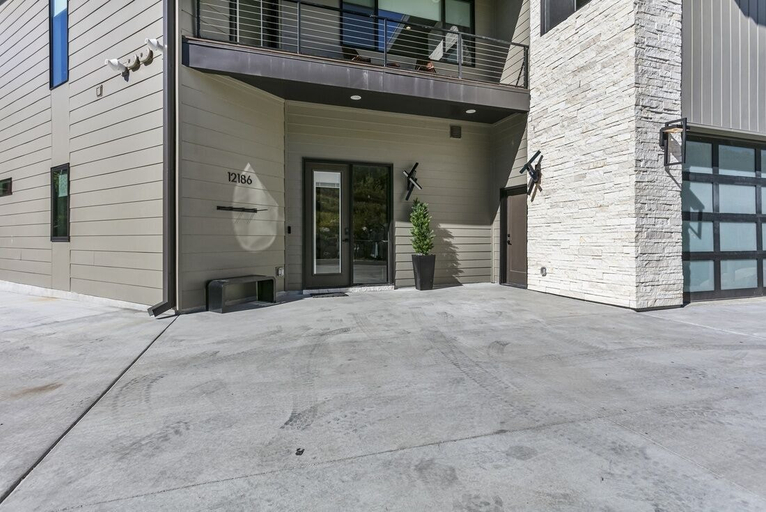 Exterior, 9005B - Luxury Two Bedroom + Den 2 Home, Salt Lake