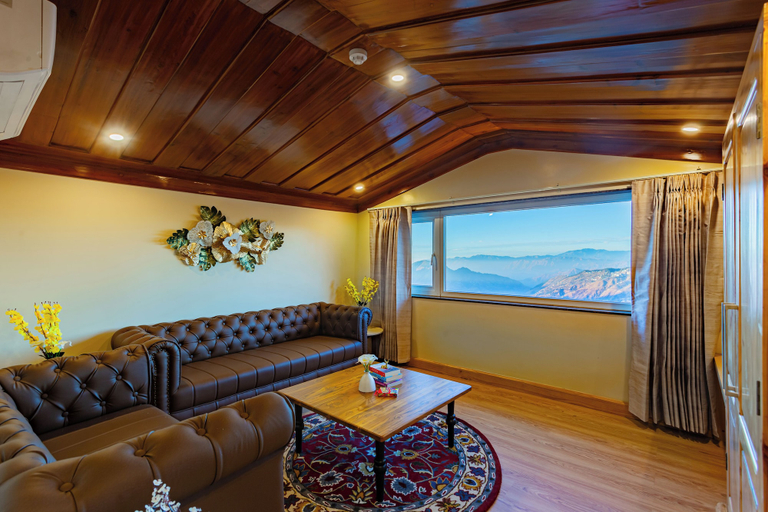 Room 5, The Hosteller Shimla Valley View, Shimla