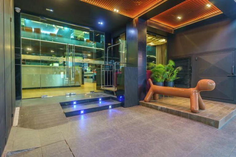 Exterior, Deco Lux Hotel, Ratchathewi