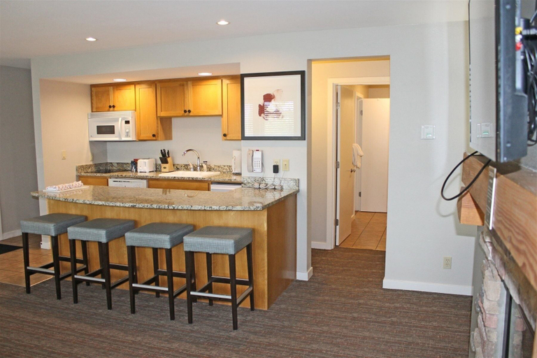 Private kitchen 5, 7th Mtn 1235a 1 Bedroom Condo, Deschutes