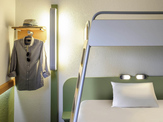 Bedroom 3, ibis budget Lyon Eurexpo Chassieu, Rhône