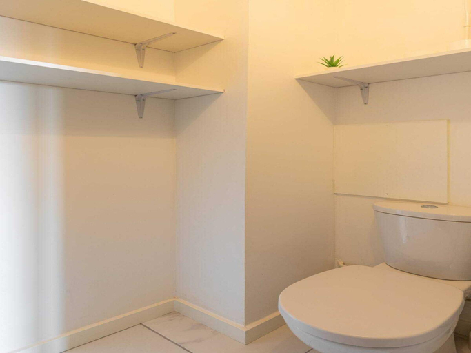 Bathroom, DIFY Bollier - Quartier Gerland, Rhône