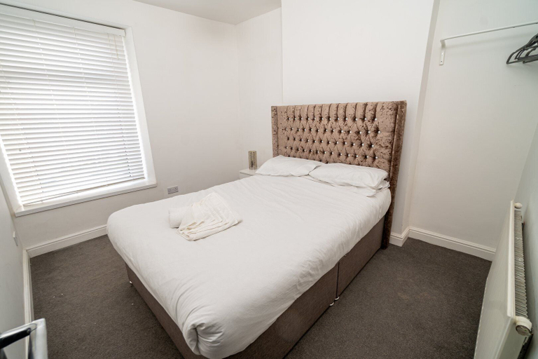 Bedroom 2, Cosy 3-bed House Walk to Swansea Stadium, Swansea