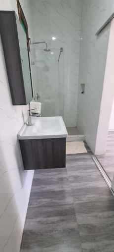 Bathroom 2, Giraffe House, Vilanculos
