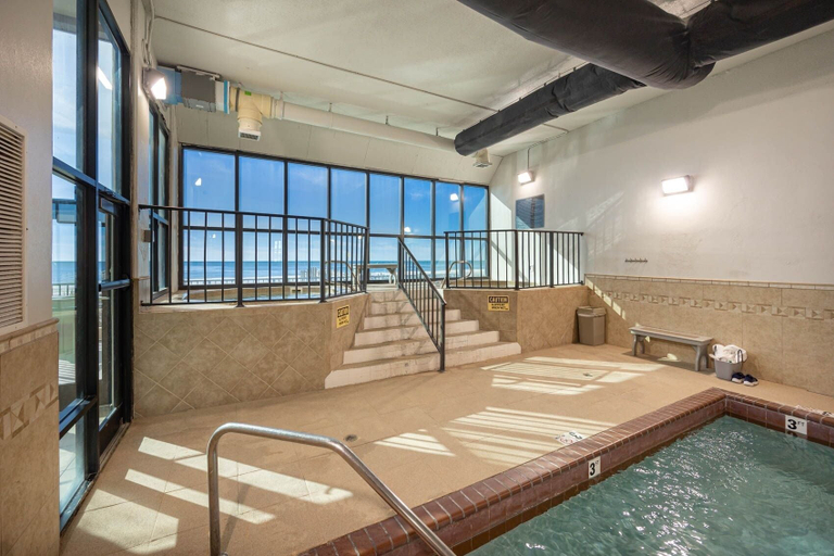 Pool 4, Phoenix Iii 3074 2 Bedroom Condo, Baldwin