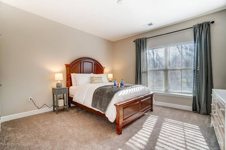 Room 4, Polaris Luxury 2BR WFH Ready Pet Friendly, Delaware