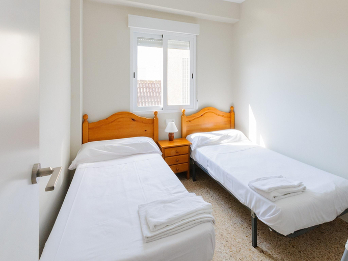 Bedroom 2, Turia - Apartment In El Brosquil, Valencia