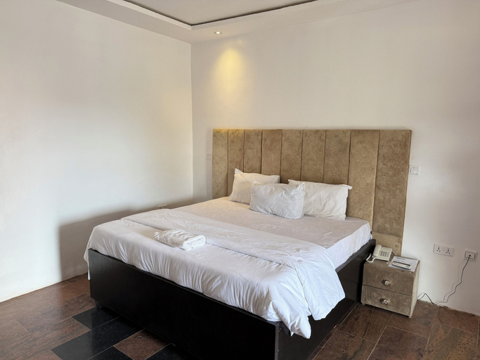 Room 5, Msquare Comfort, Obafemi-Owode
