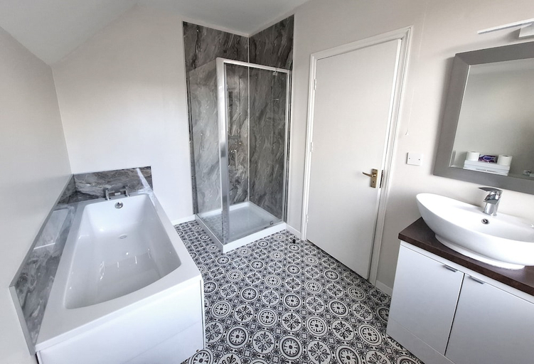 Bathroom 4, Russell, Kent