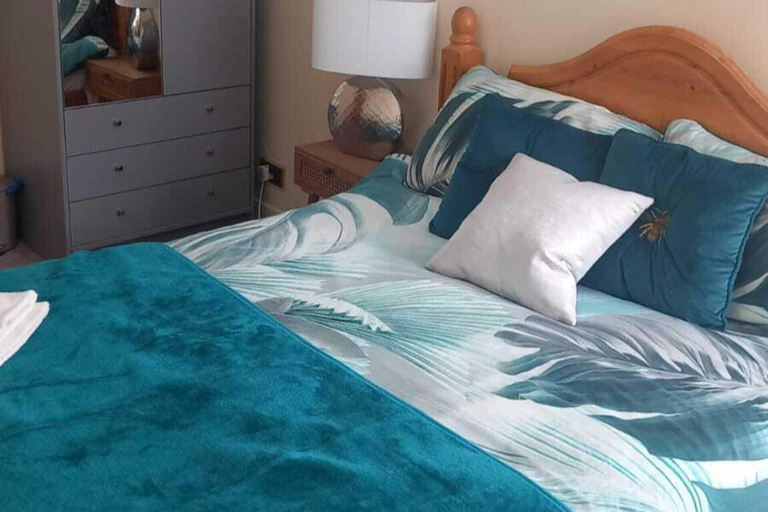 Room 2, Gourock Blissful Apartment With 3 Bedrooms, Inverclyde