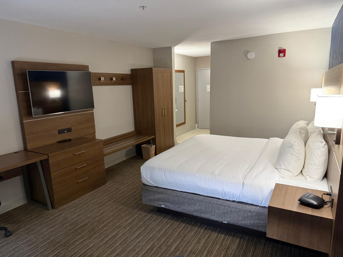 Bedroom, Comfort Inn & Suites Tyler North, Smith
