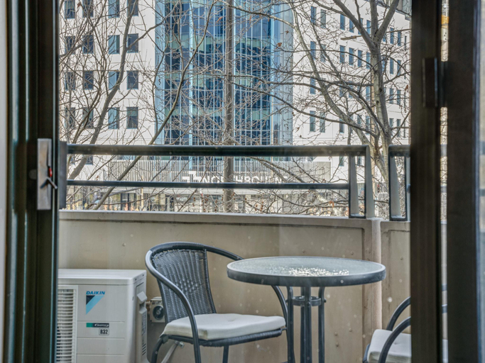 4, Central 2-bed Apartment With Pool, Gym and Spa, Canberra
