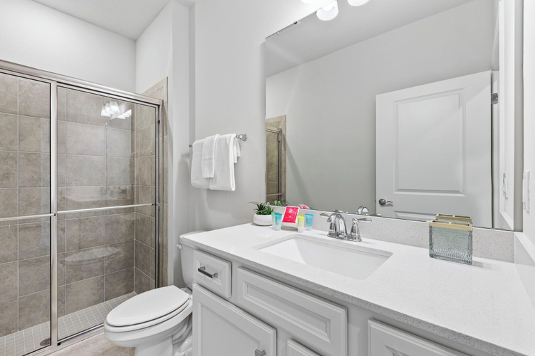 Bathroom 4, 16049 Blue Wave Way, Lake