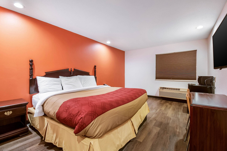 Bedroom 3, Econo Lodge Franklin IN, Johnson