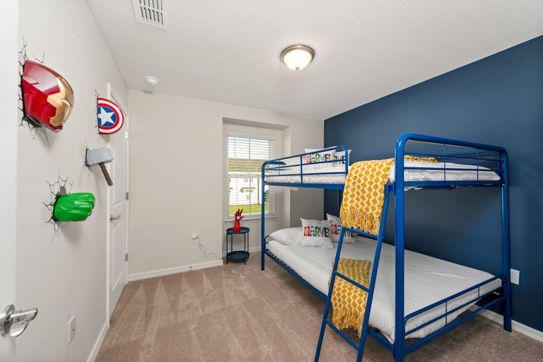 Room 2, Brand New Luxury Resort Home w Private Pool, Lake
