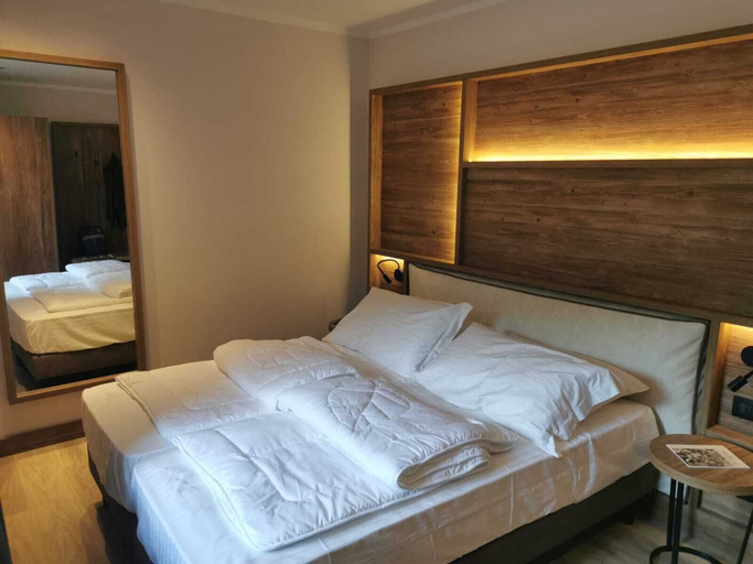 Bedroom 3, Parc Hotel Posta, Bolzano