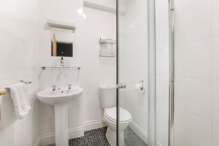 Bathroom 4, St Mary's Guest House, York