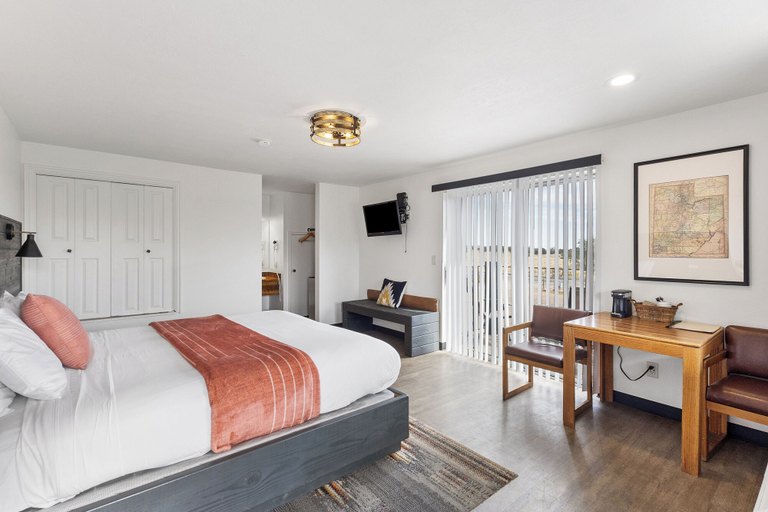 Bedroom 4, Broken Spur Inn & Steakhouse, Wayne
