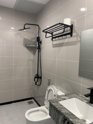 Bathroom, Viet Huong Hotel, Tuy Phong