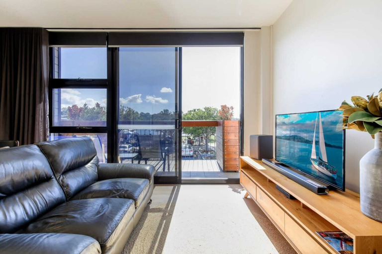 Others 1, Gorgeous 2-Bed Apartment By Shops and the River, Eurobodalla