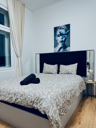 Room 3, Elegant 4BR Apt Near Westbahnhof, Wien