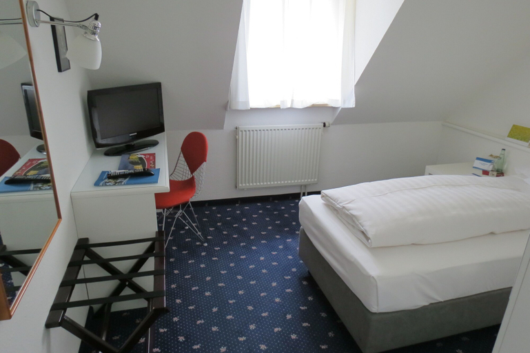 Bedroom 3, Hotel am Main, Würzburg