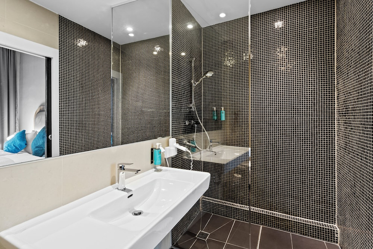 Bathroom 3, Hotel George Vienna, Wien