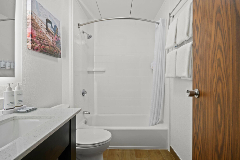 Bathroom 4, La Quinta Inn & Suites by Wyndham Sturbridge, Worcester